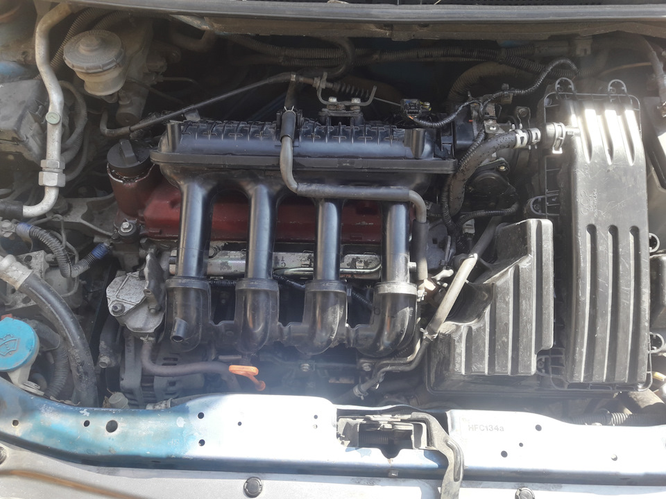 Регулировка зазоров в приводе клапанов — Honda Fit (1G), 1,3 л, 2001 ...