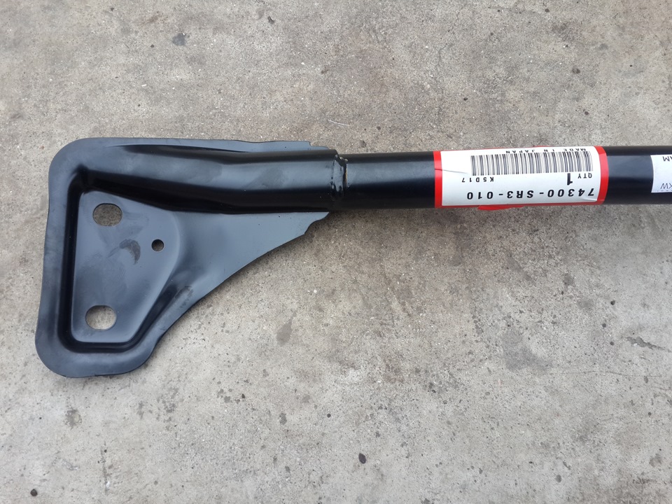 Растяжка стоек передней подвески. — Honda Civic Hatchback (5G), 1,5 л ...