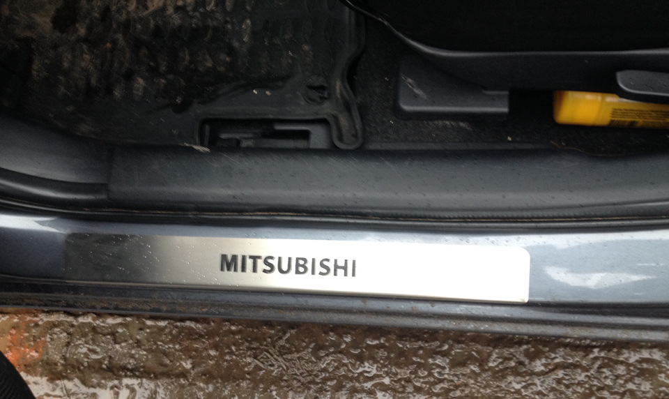 Накладки на пороги. — Mitsubishi Lancer X, 1,8 л, 2008 года | тюнинг ...