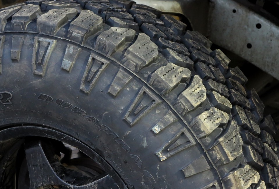 Goodyear wrangler mt r with kevlar. Шины на Вранглер размер форум шипы.