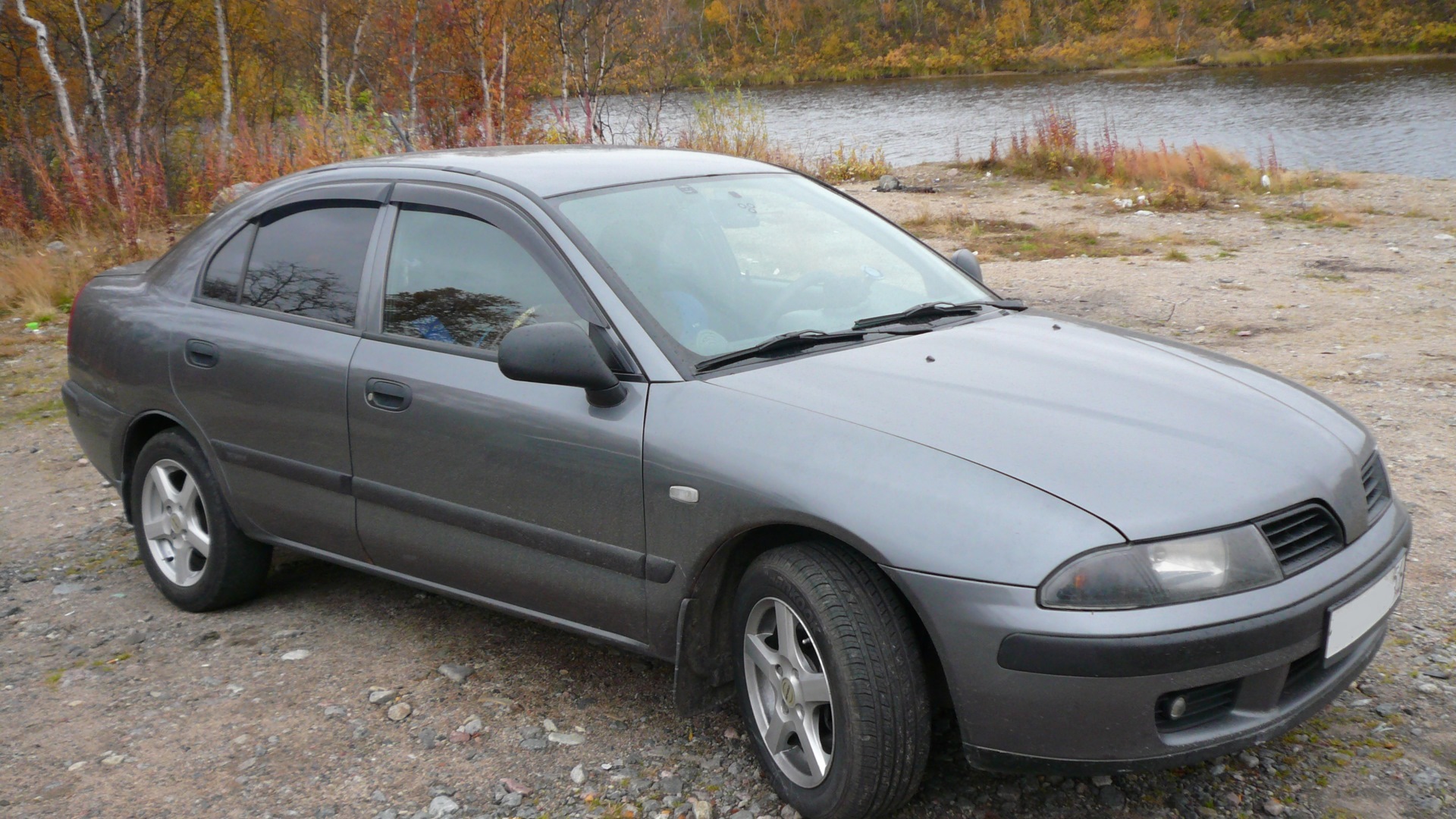 Carisma gdi. Мицубиси Каризма 1998 1.6. Мицубиси Каризма 98. Mitsubishi Carisma универсал. Митсубиси Каризма 99 года.