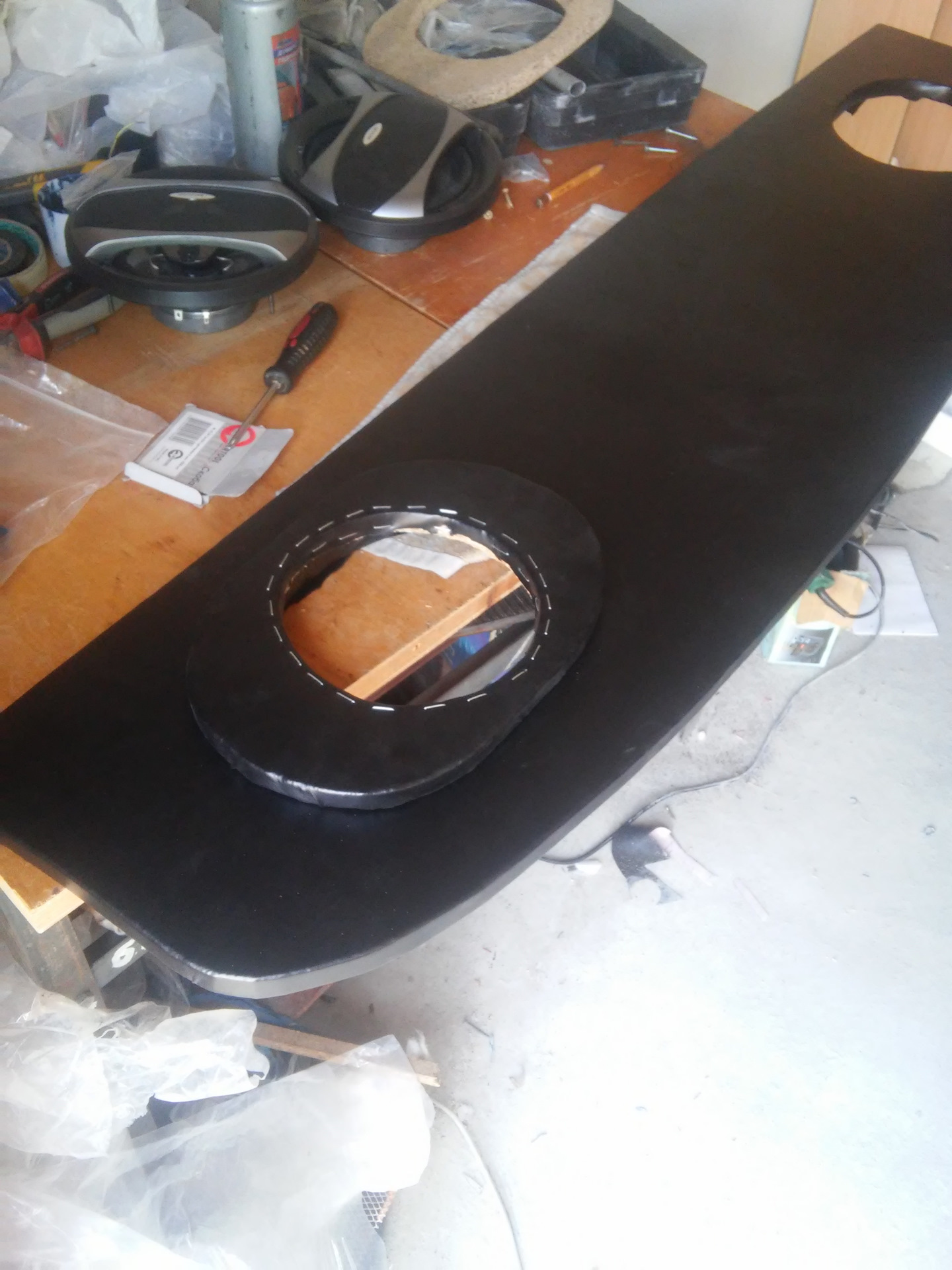 LED ленты в задние габариты и обтяжка задней полки — Lada 21073, 1,5 л ...