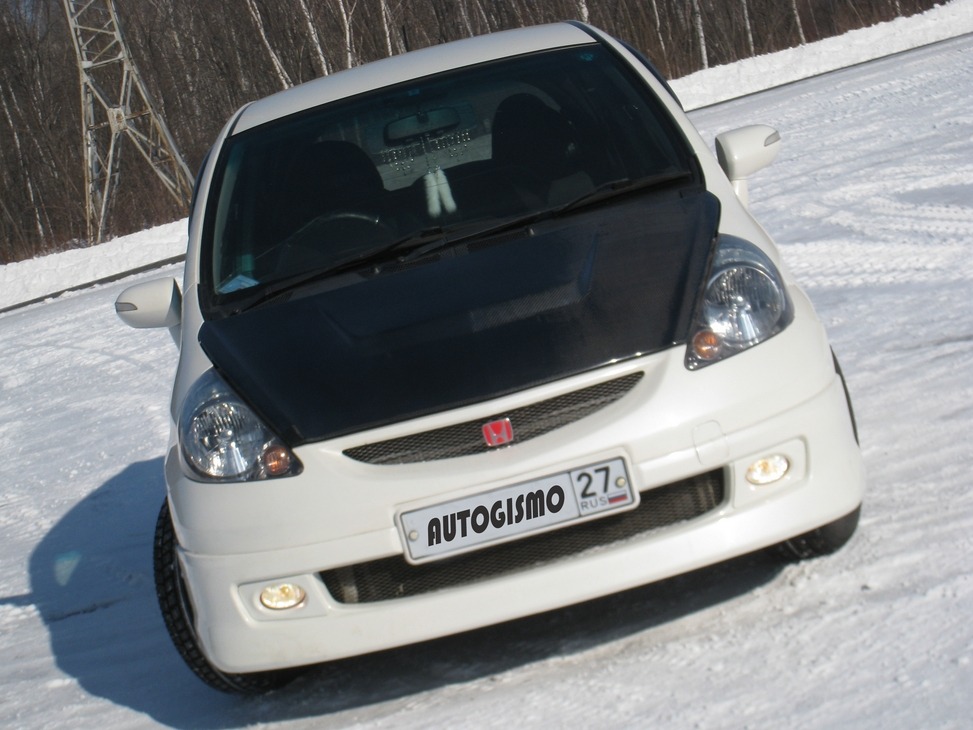 Капот honda fit. Капот Хонда фит gd1. Honda Fit gd1 Mugen. Карбоновый капот Хонда фит gd1. Honda Fit gd1.