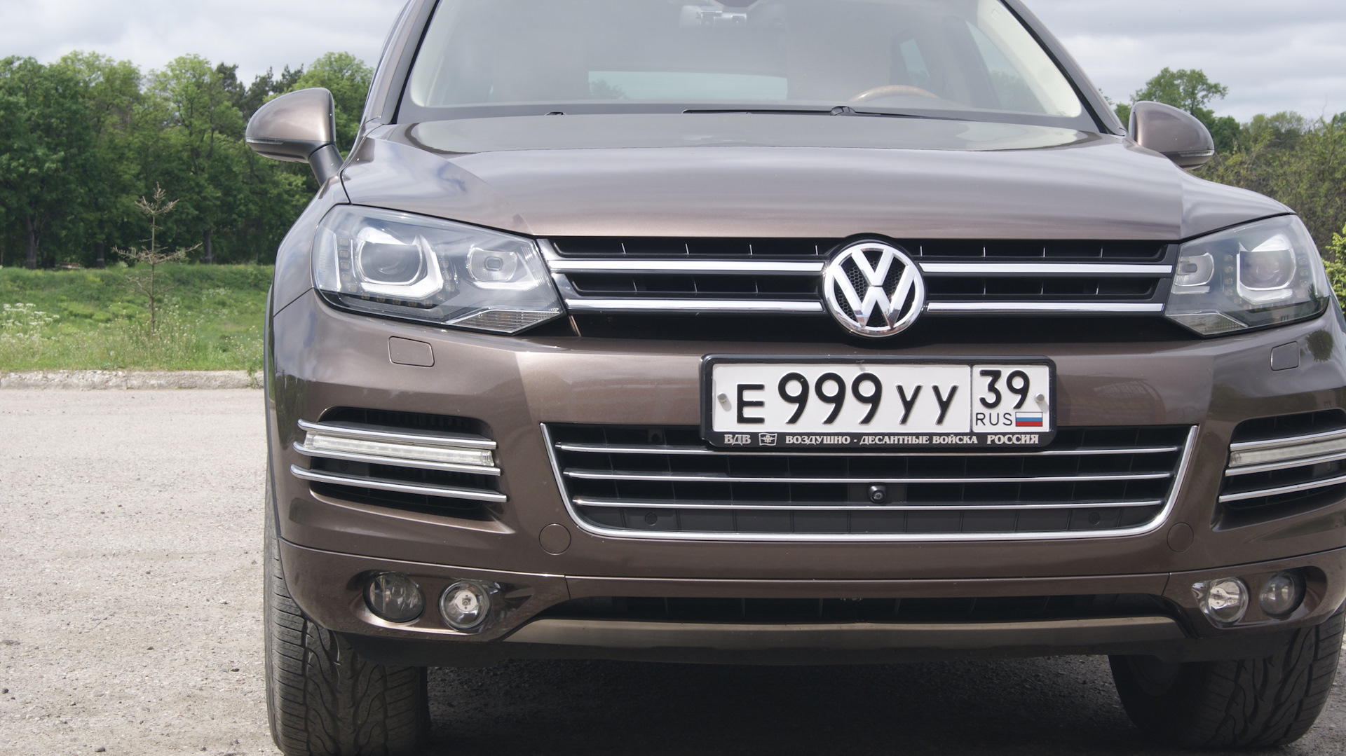 Противотуманка туарег. VW Touareg NF. ПТФ Touareg NF. Защита бампера Touareg 3.2 2003. Защита бампера Фольксваген Туарег.