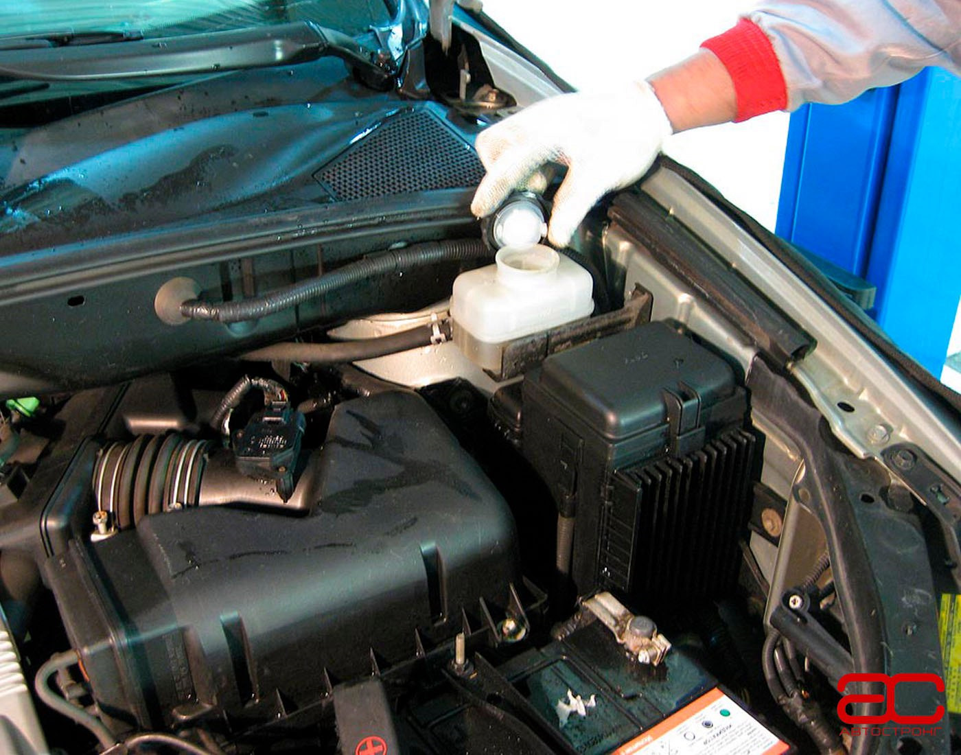 Низкий уровень тормозной жидкости: о чем это говорит? — АвтоСтронг-М на ...