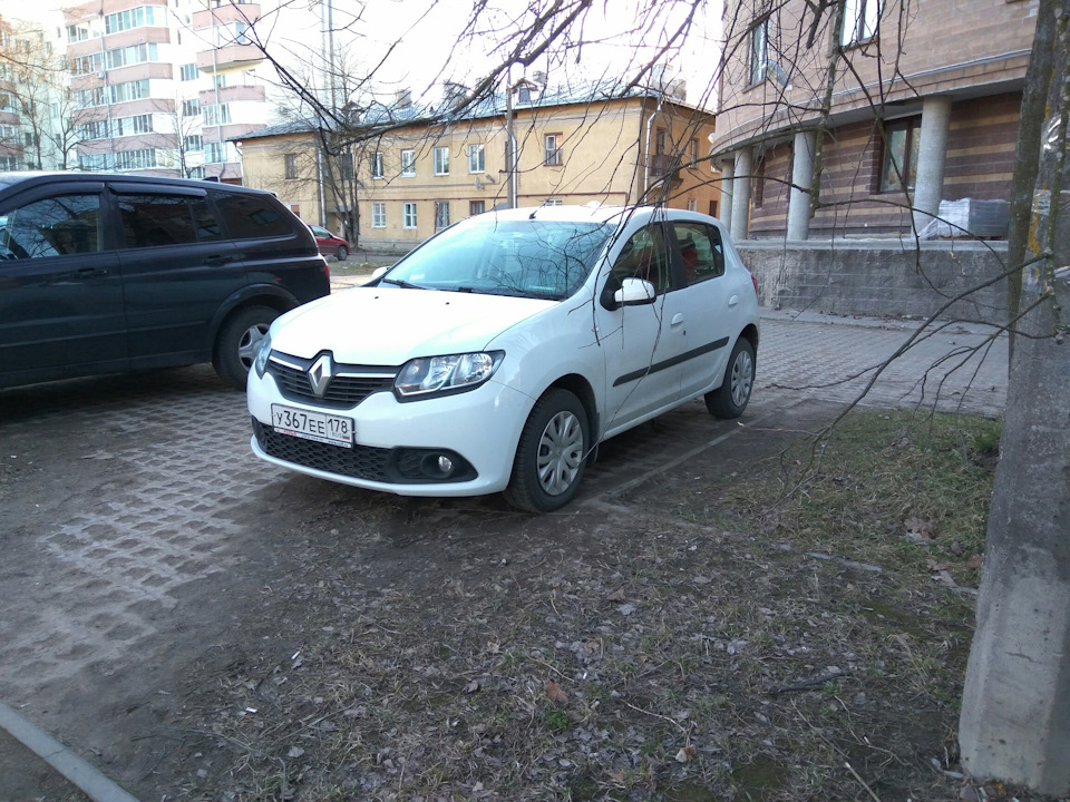 Молдинг двери от Шкоды (KGA700001) — Renault Sandero 2G, 1,6 л, 2016 ...