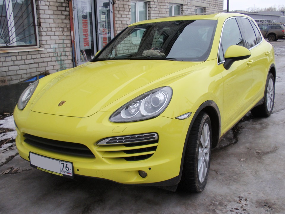 Porsche Cayenne Р¶РµР»С‚С‹Р№