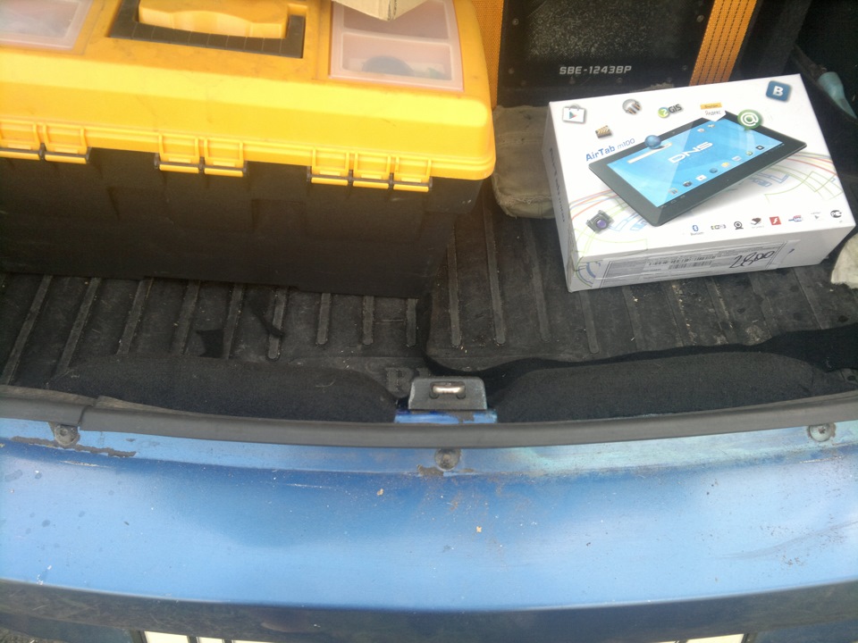 Обтяжка порога багажника карпетом — Renault Logan (1G), 1,4 л, 2006 ...