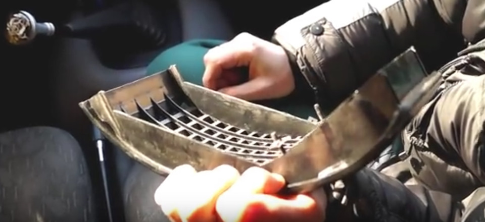 Да! Как снять боковые решетки динамиков на торпеде! — ГАЗ 3110, 2,3 л ...