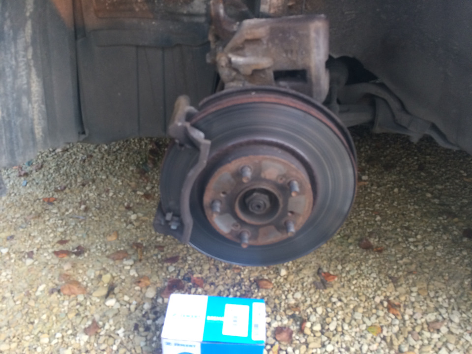 Установка передних тормозных колодок Zekkert — Honda Civic 5D (8G), 1,8 ...