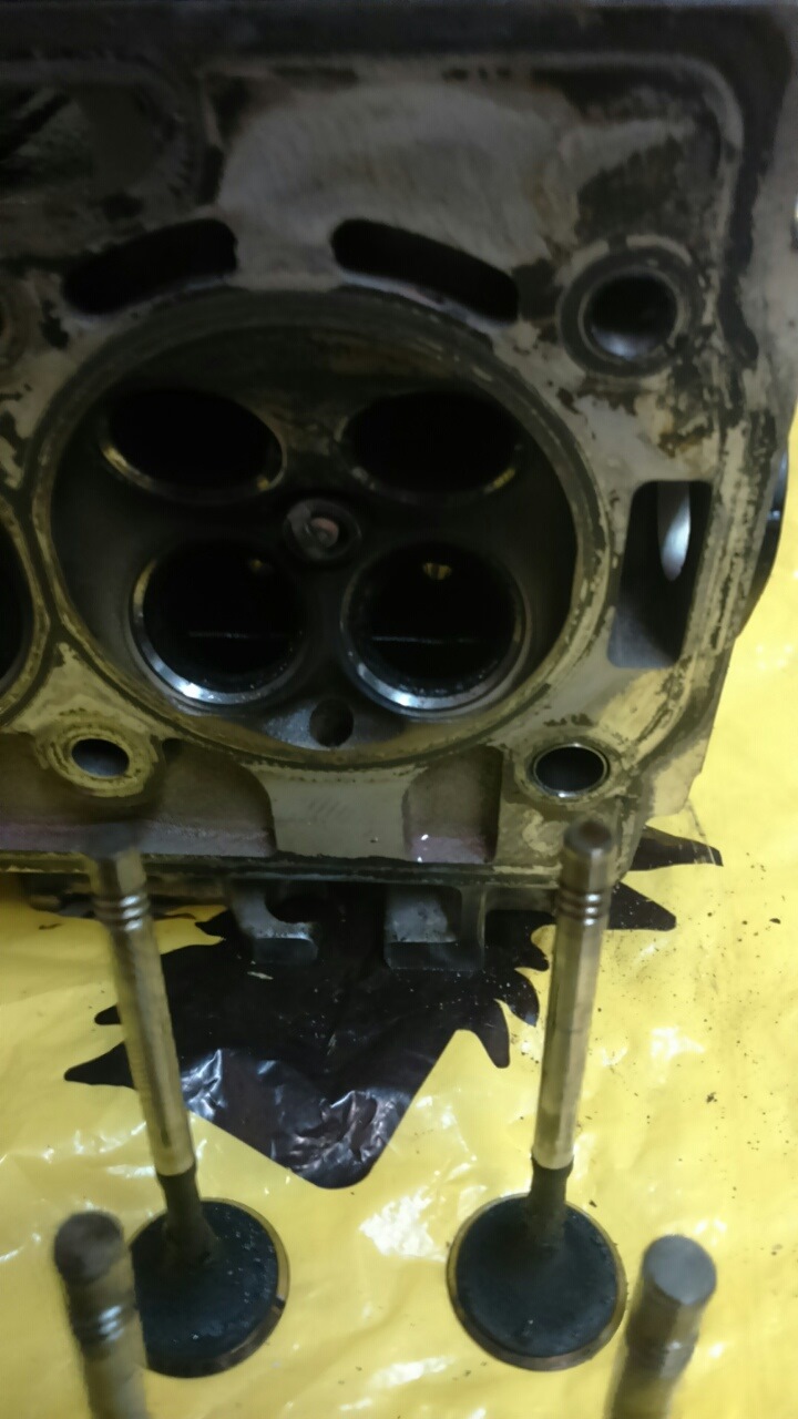 В четвёртом цилиндре нагар клапанов спровацировал падение компрессии ...