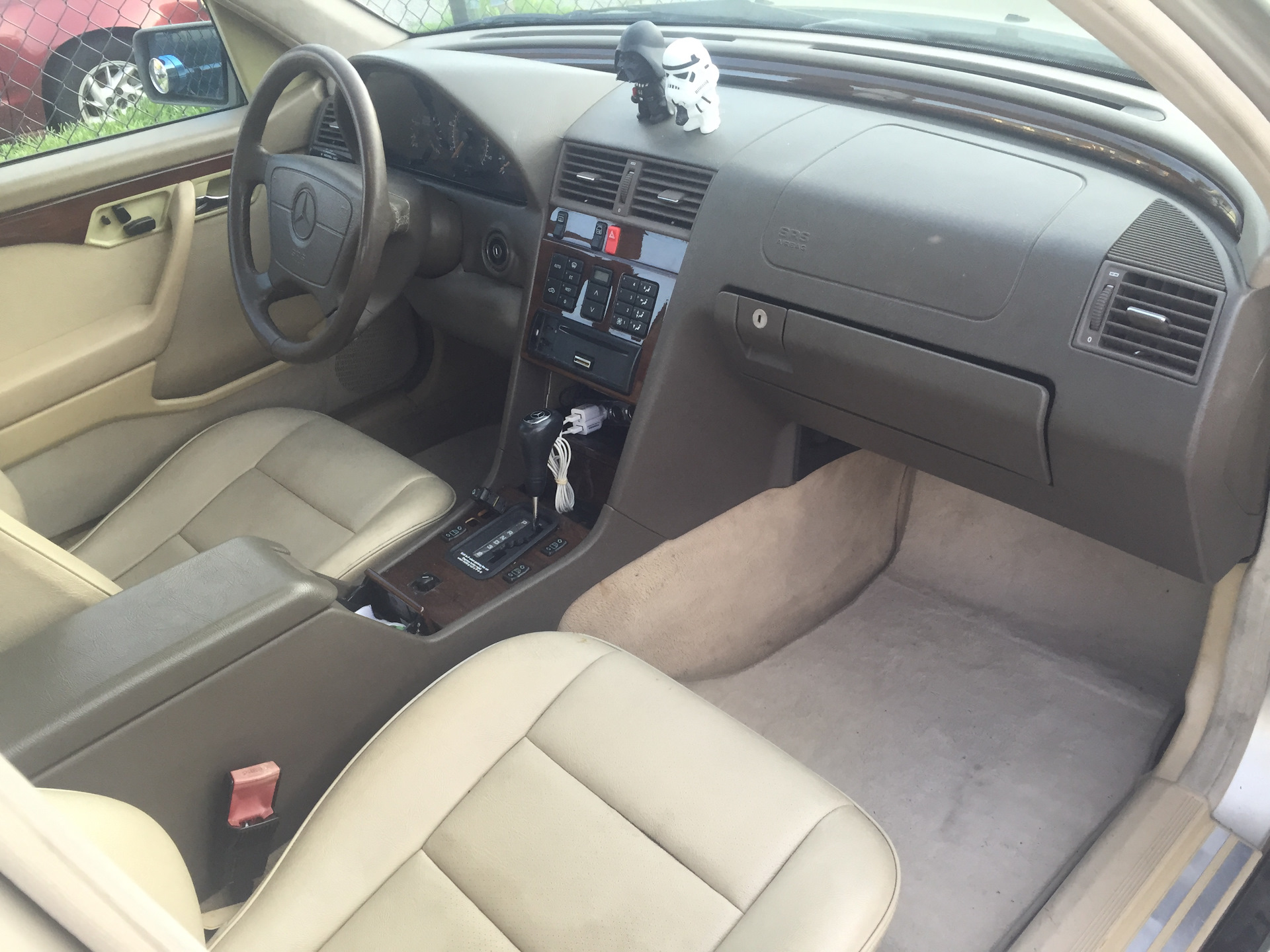 Mercedes Benz w202 Interior