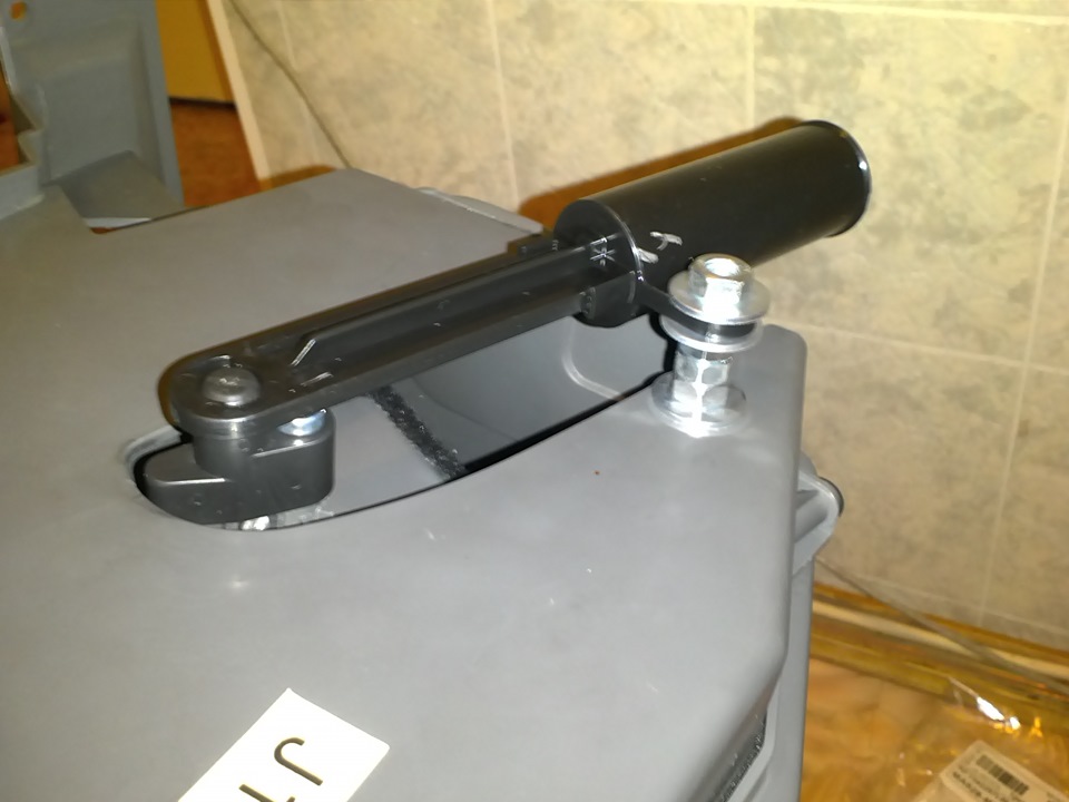 Плавное открывание бардачка — Chevrolet Lacetti SW, 1,6 л, 2008 года ...