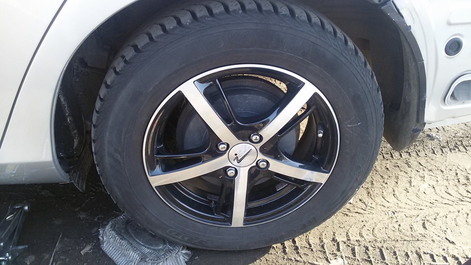 Фото в бортжурнале Toyota Corolla Fielder (E130)