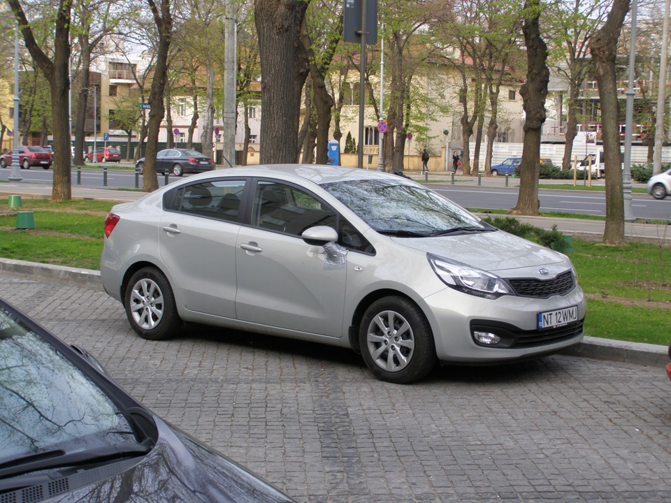 Kia rio в европе отличается