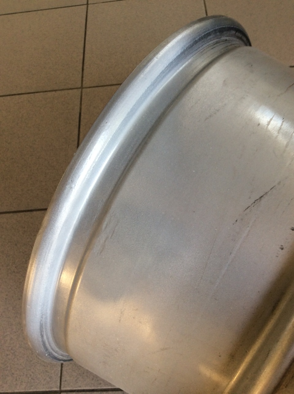 Треснул литой диск — Volkswagen Passat Variant (B5), 1,8 л, 2000 года ...