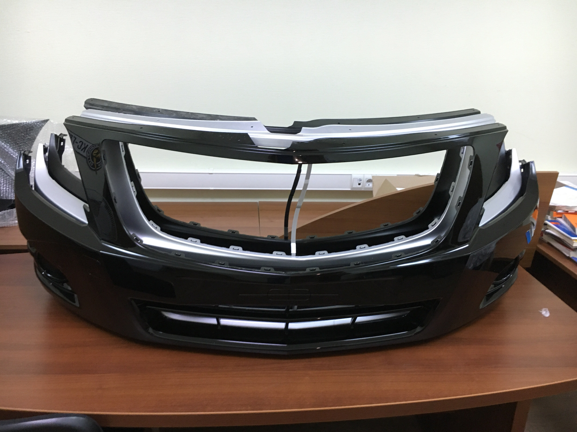 Бампер ravon r4. Артикул переднего бампера кобальт 2013. Бампер передний шевроле кобальт в цвет. Бампер кобальт. Бампер кобальт.