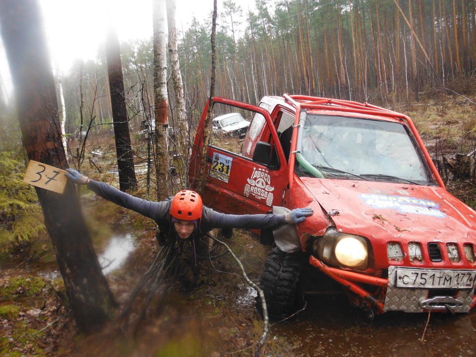 Орлом Димон с утра успел посидеть, теперь пришлось постоять ласточкой ) — Suzuki Jimny (1G)