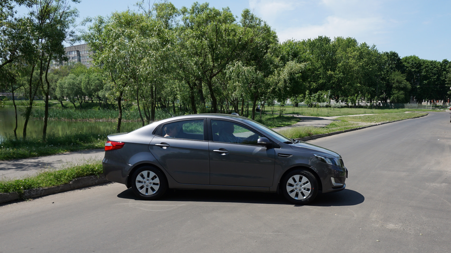 KIA Rio (3G) 1.6 бензиновый 2014 | (R10) Carbon Grey (SAE) на DRIVE2