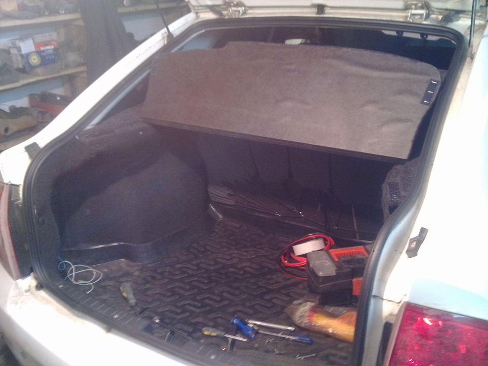 установка деревянной полки с боковинами) — Lada Приора хэтчбек, 1,6 л ...