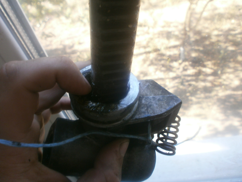 сколько втулок в рулевой рейке пеж 405? — Peugeot 405, 1,9 л, 1988 года ...