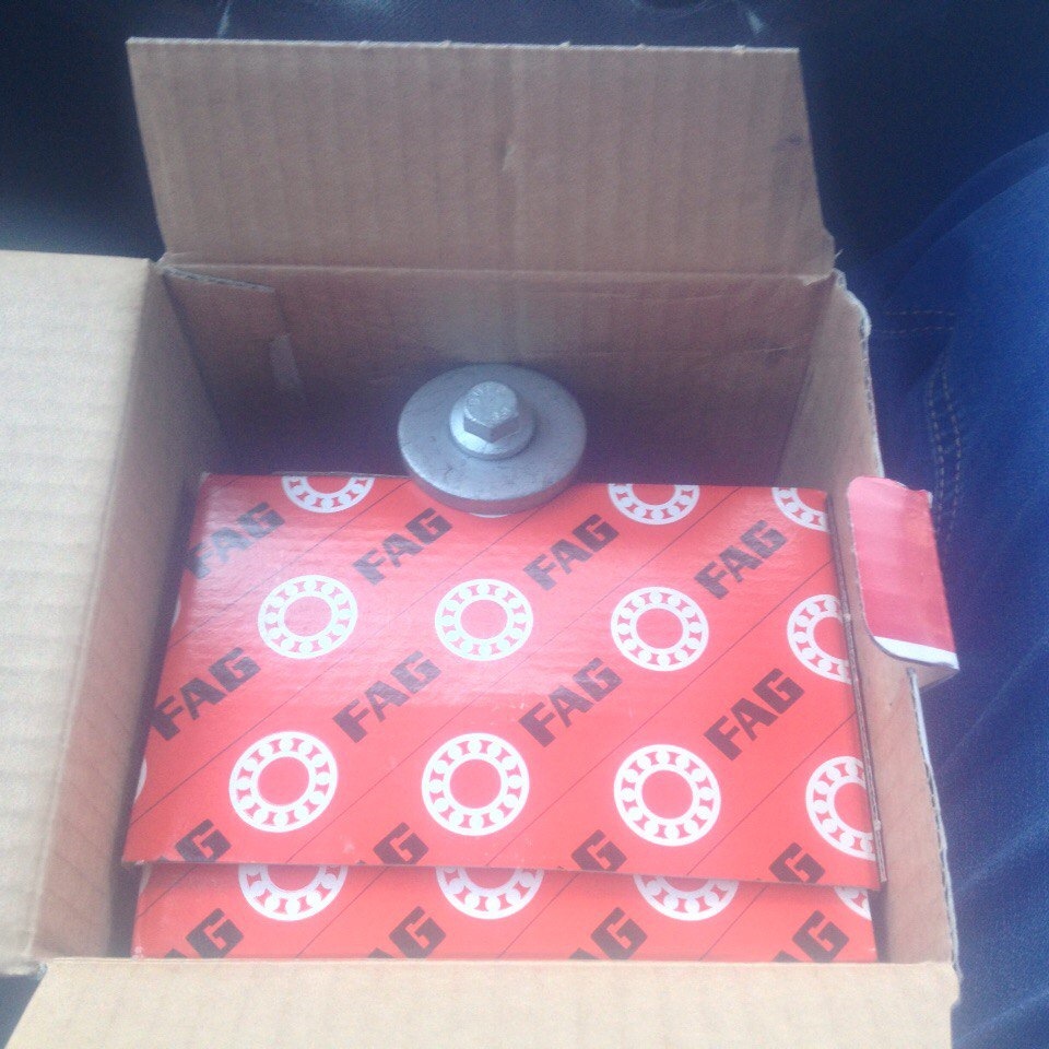 Замена передней ступицы — Ford Focus II Sedan, 1,8 л, 2008 года ...