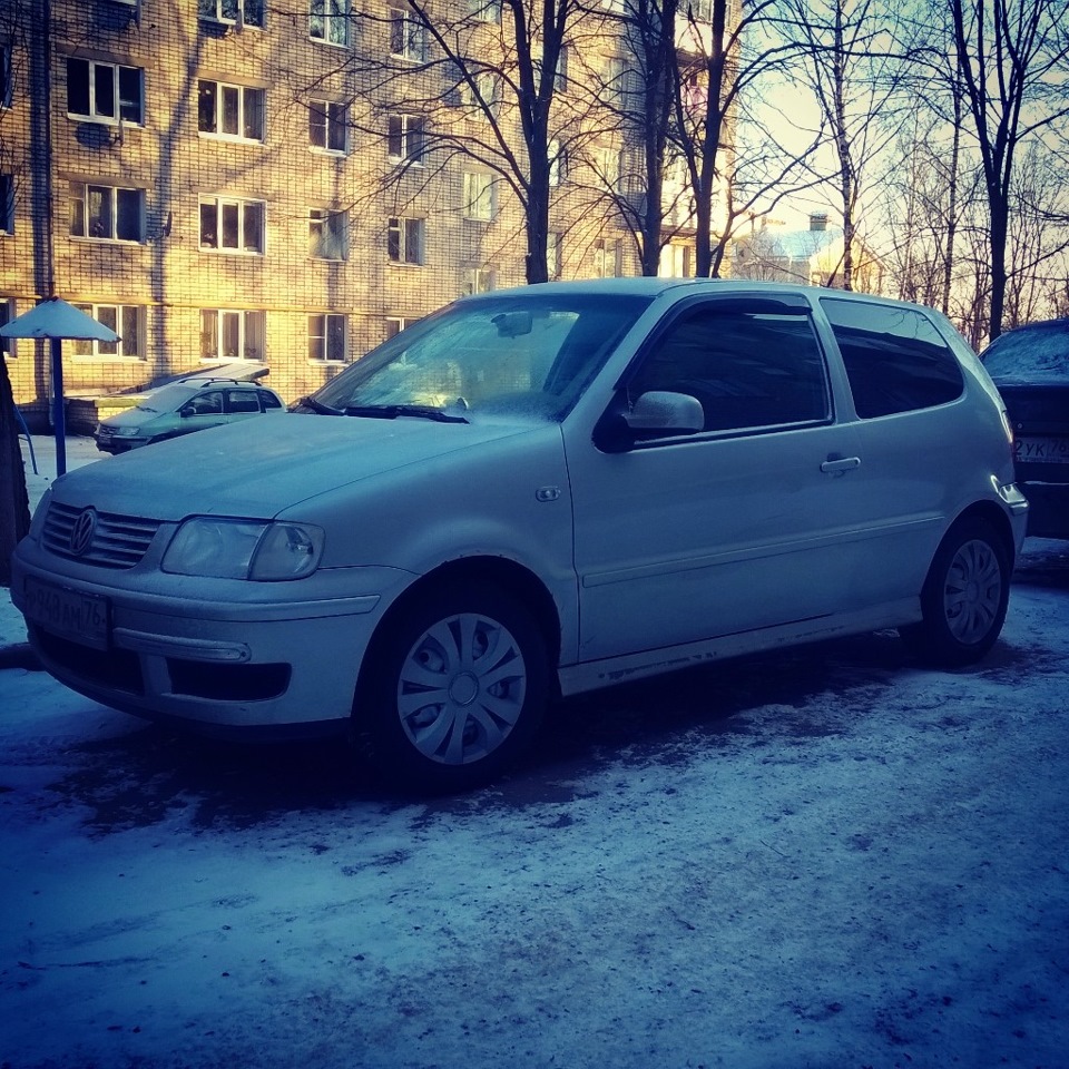 Лужа антифриза под авто — Volkswagen Polo Mk3, 1 л, 2001 года | поломка |  DRIVE2