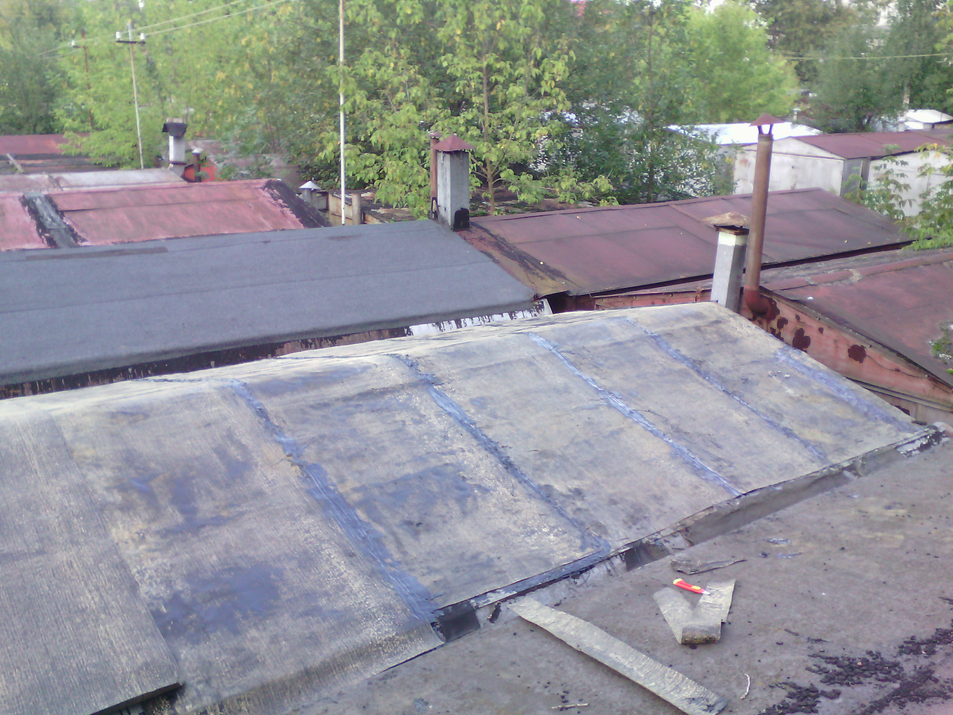 Крыша в гараже по швеллерам