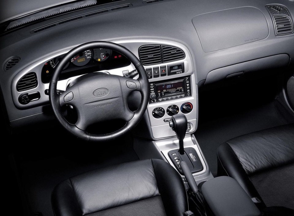 В планах перетянуть кожей консоль панели приборов — KIA Spectra, 1,6 л ...