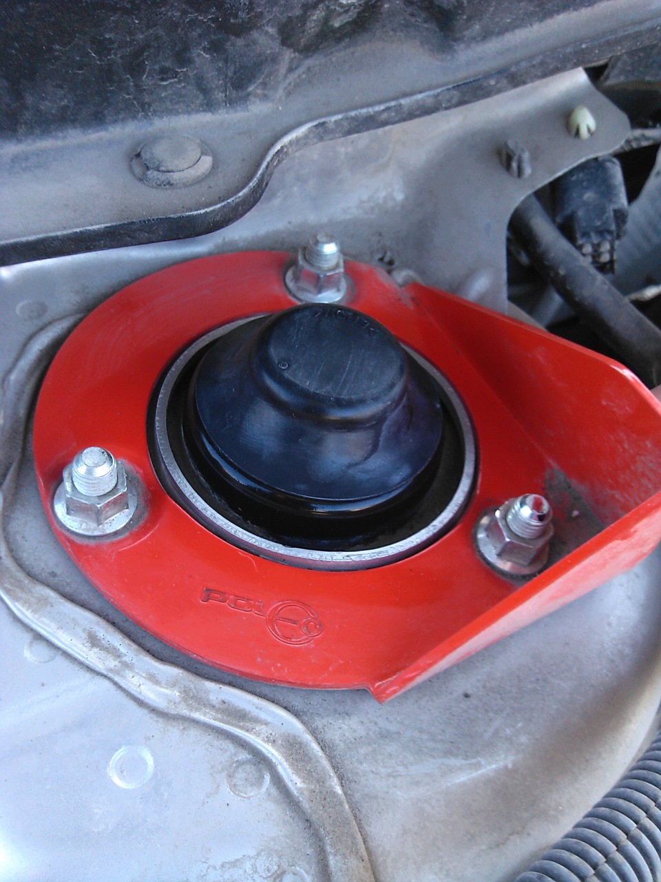 Колпачки на передние стойки — Mitsubishi Lancer X, 1,8 л, 2012 года ...