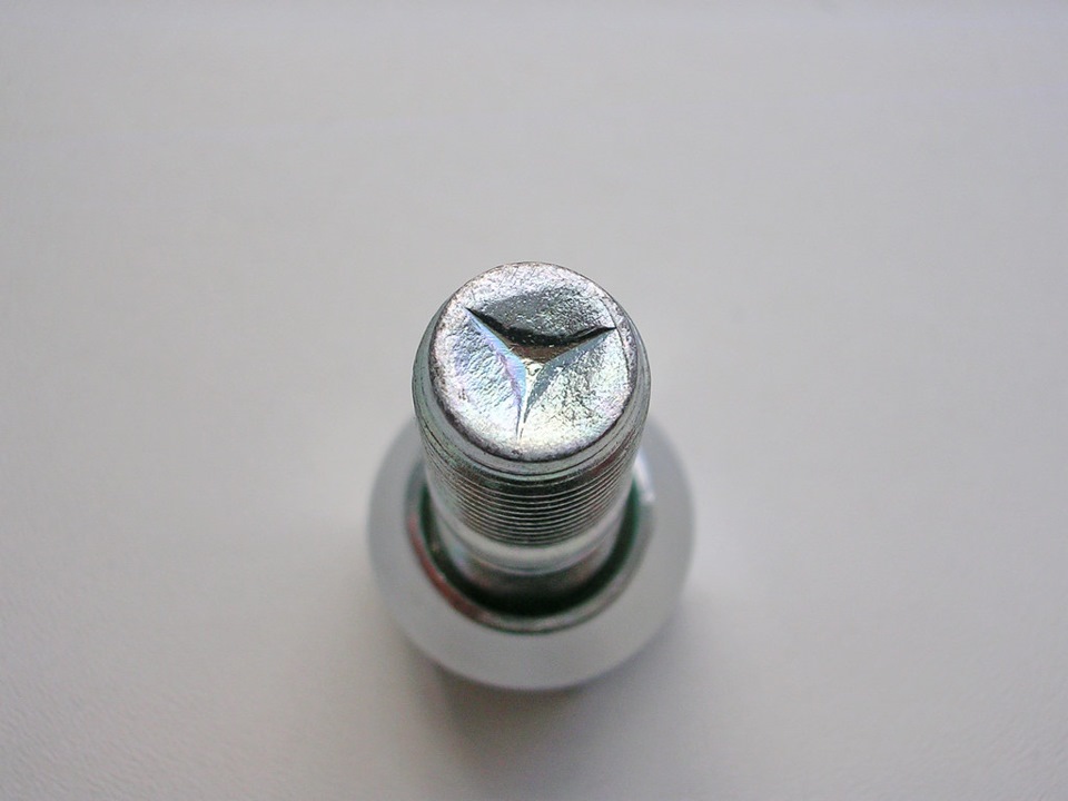 4c7540as 960 Как крепится тормозной барабан к ступице