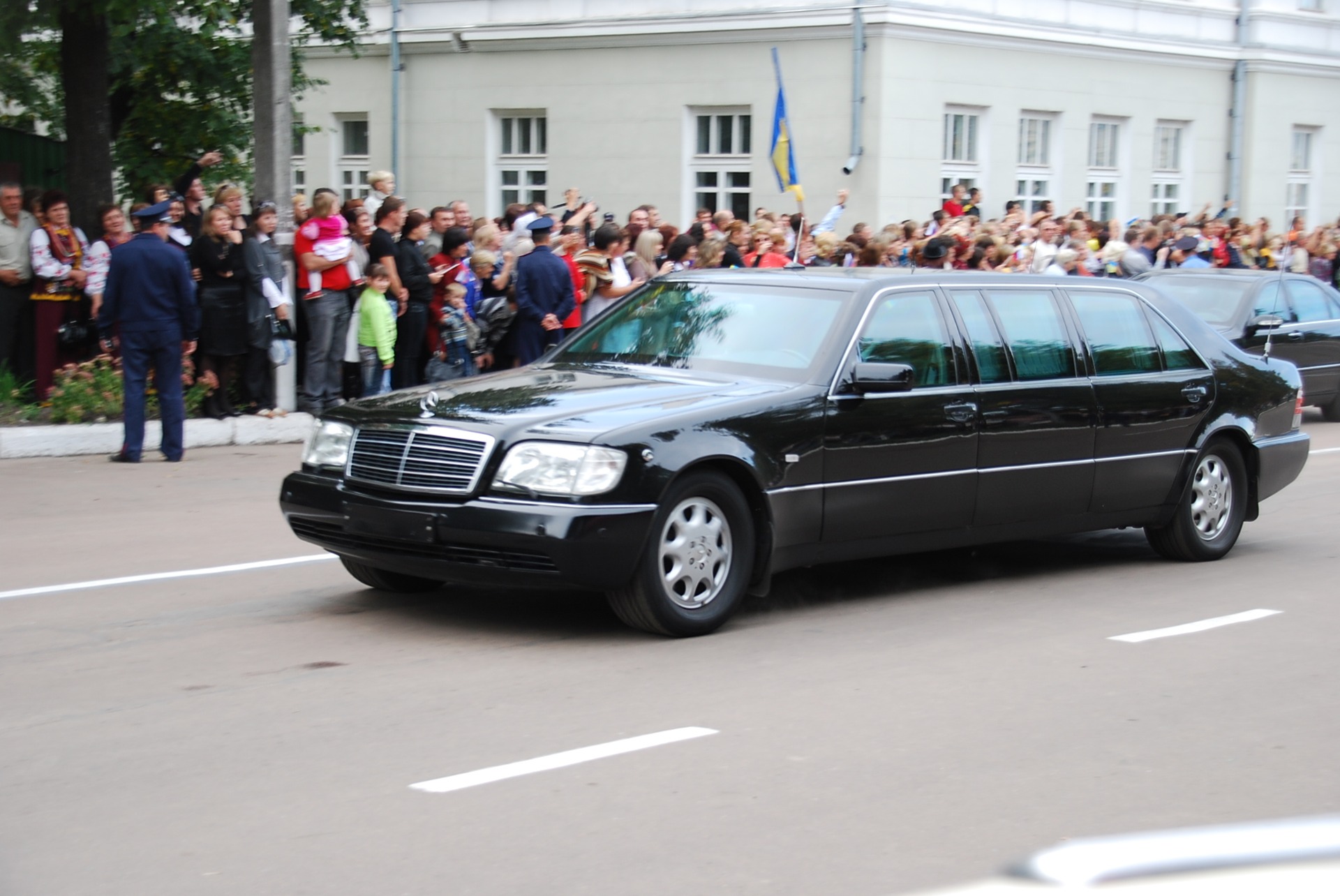 Авто для охраны сопровождения