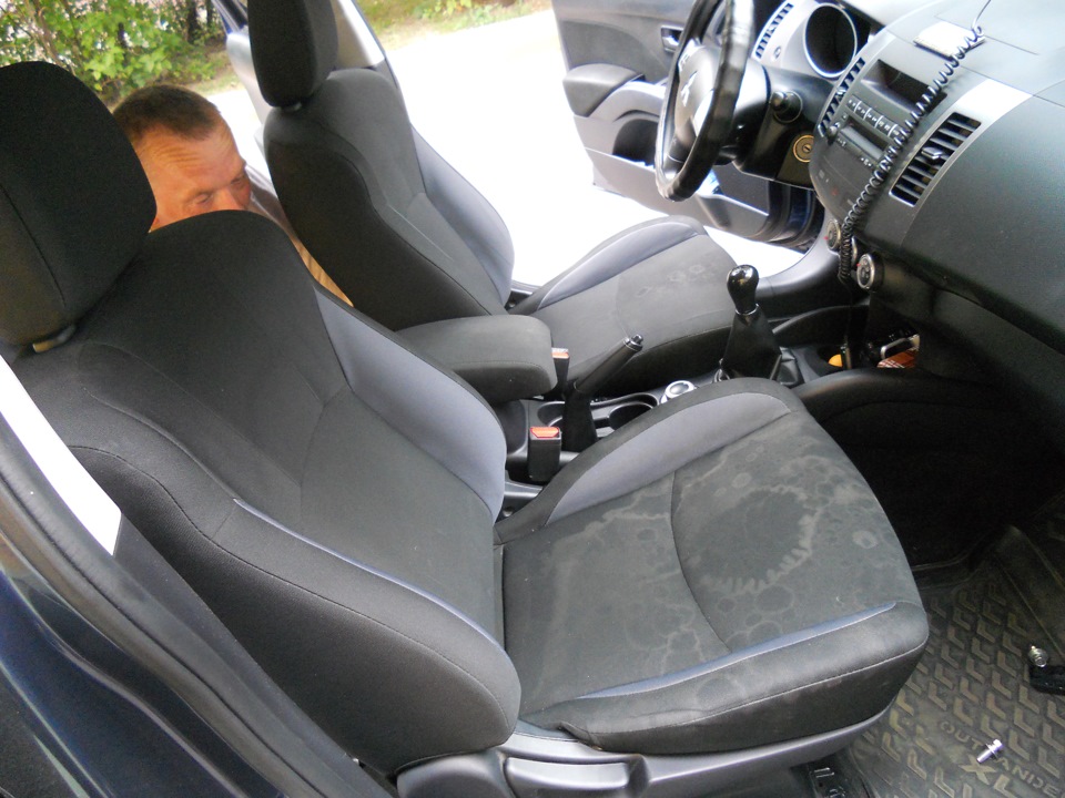 Обтяжка сидений экокожей! — Mitsubishi Outlander XL, 2,4 л, 2008 года ...