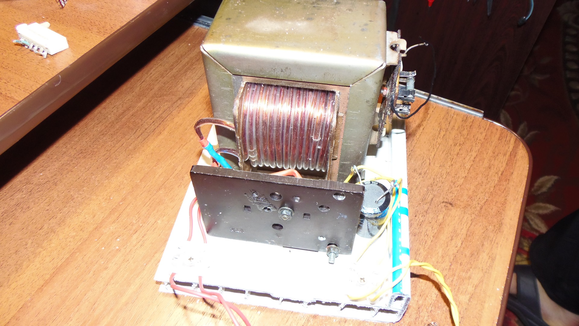 Самодельный трансформатор. Трансформатор для магнитолы 12 вольт. Трансформатор для автомагнитолы на 12в. Двухполярный трансформатор на 12 вольт. Трансформатор TVP 512 2.