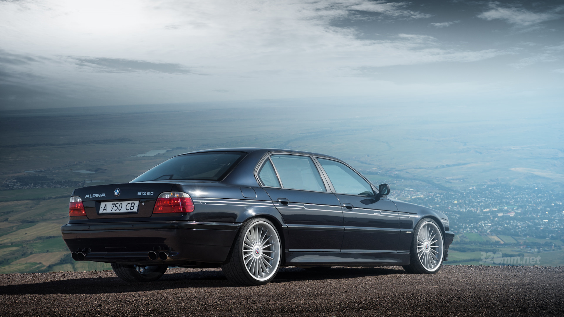 Мотор Alpina v12 BMW