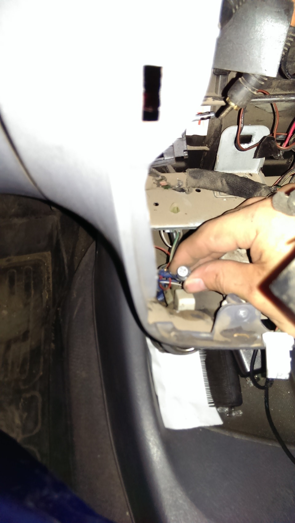 Диод в прикуриватель — Hyundai Accent (2G)