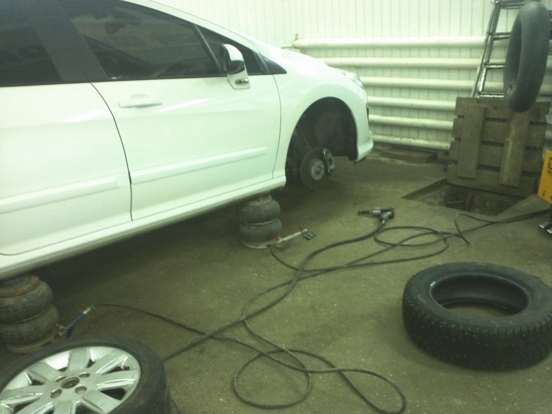 Ночь, улица… бл. яма! — Peugeot 308 (1G), 1,6 л, 2011 года | колёсные ...