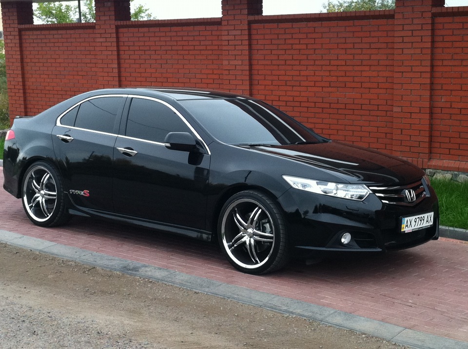 Honda Accord 8 Black Tuning