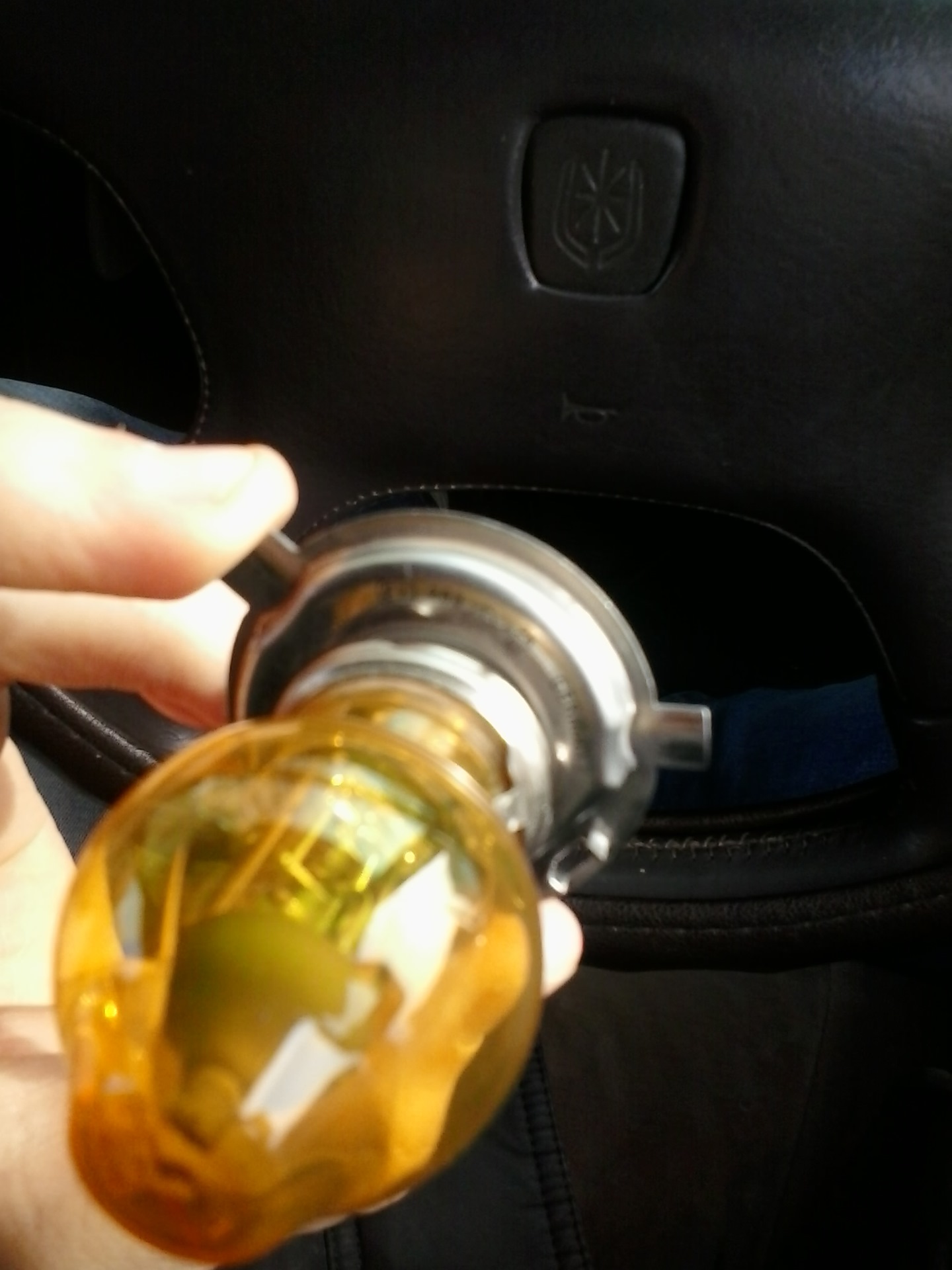 Лампа накаливания с пластинами. Меняет лампочку. Лампа в габариты е39. Неоновая лампа свеча ссср. Лампы габаритов bmw x3 e83.