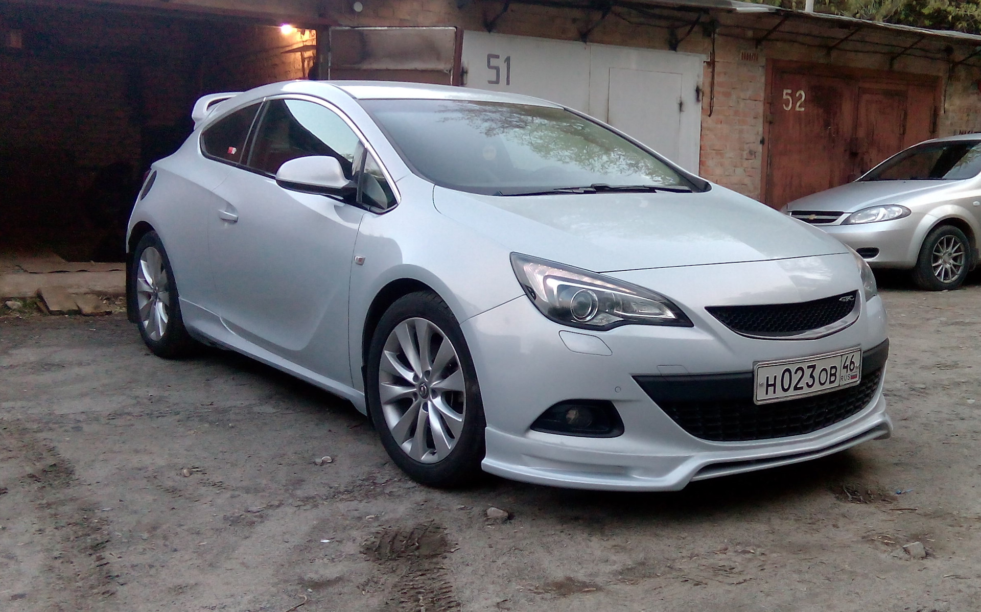 Opel Astra GTC J обвес