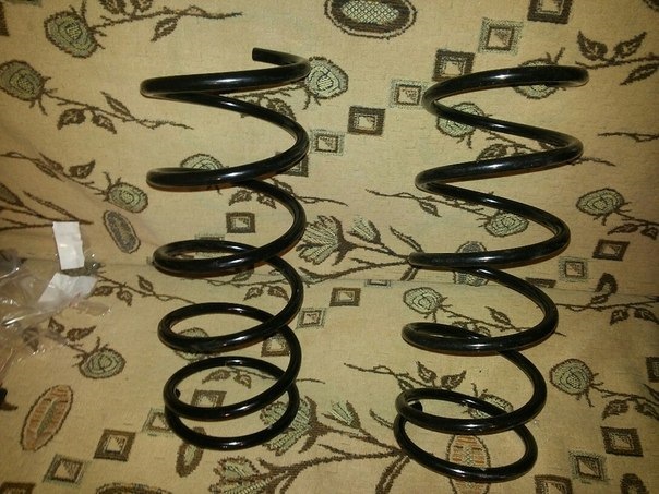 Задние пружины — Nissan Sunny (B13), 1,6 л, 1993 года | запчасти | DRIVE2