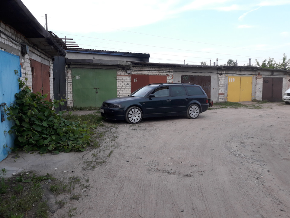 10 — Volkswagen Passat Variant (B5)