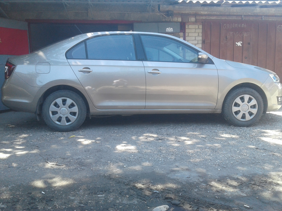 Небольшое, но всё же увеличение диаметра дисков — Skoda Rapid (1G), 1,6 ...