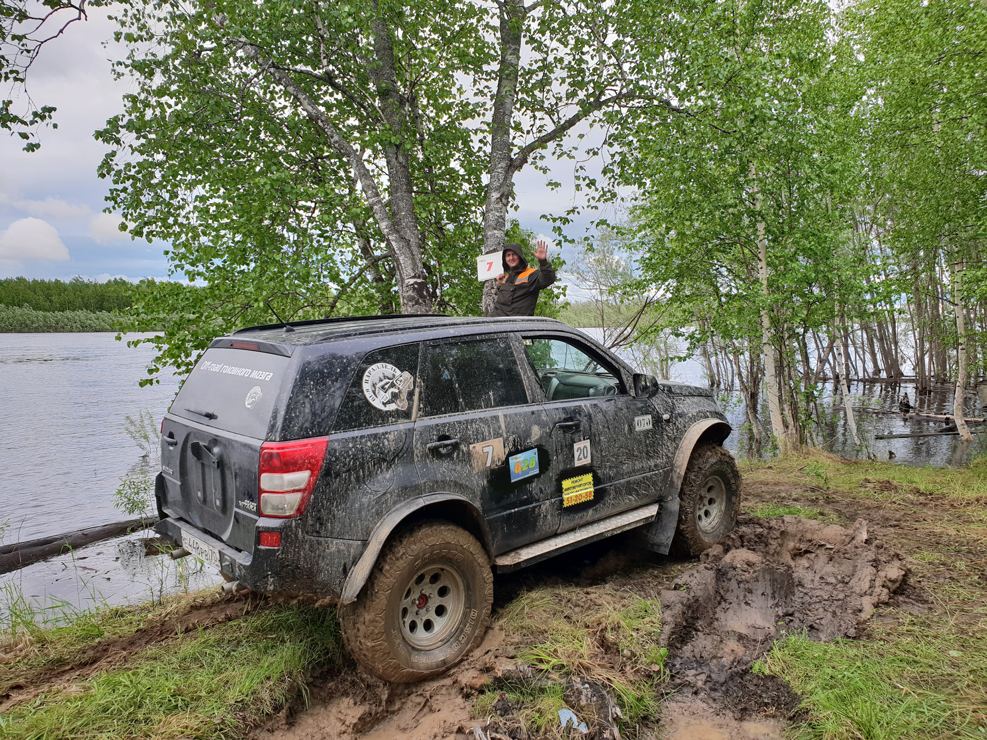 Сузуки витара бездорожье. Сузуки Гранд Витара по бездорожью. Suzuki Grand Vitara для бездорожья. Сузуки Гранд Витара для бездорожья. Грант Витара для бездорожья.