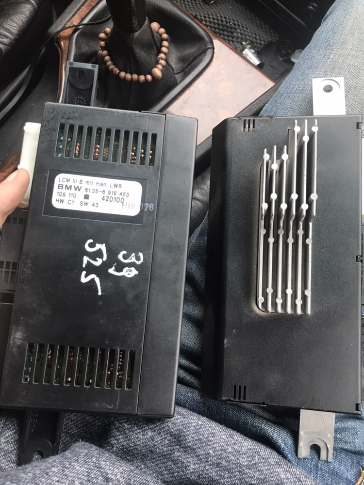 Установка автокорректора наклона фар — BMW 5 series (E39), 2,5 л., 1997 ...