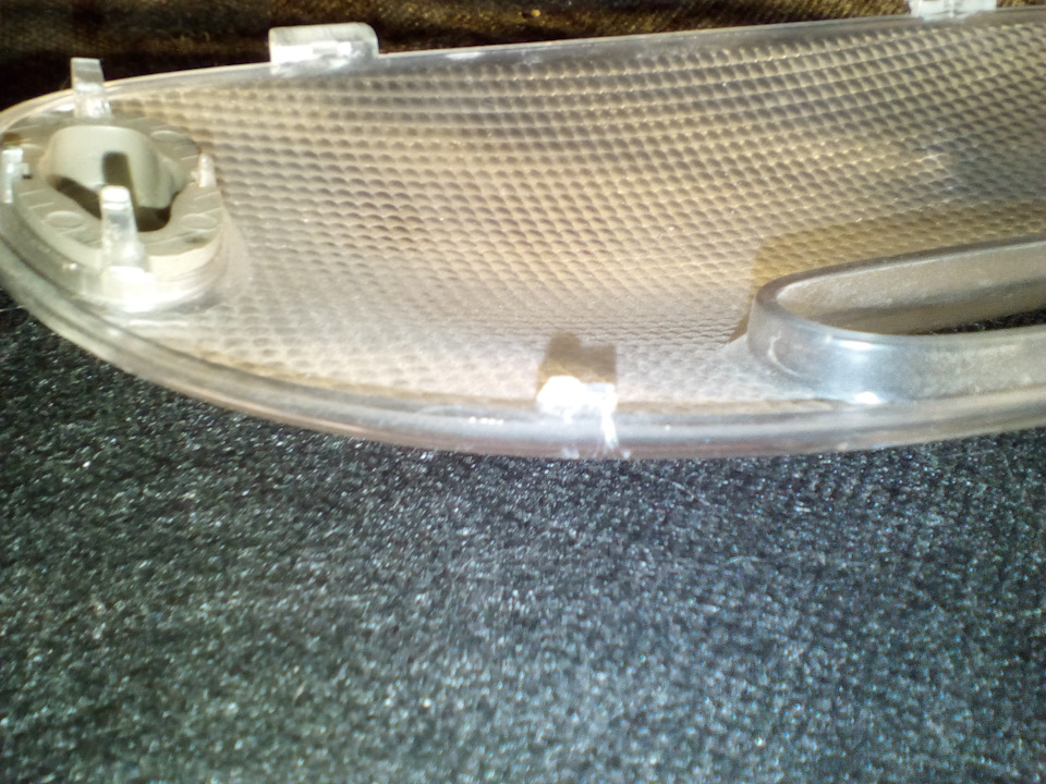 кусочек остался — Toyota Sequoia (1G)