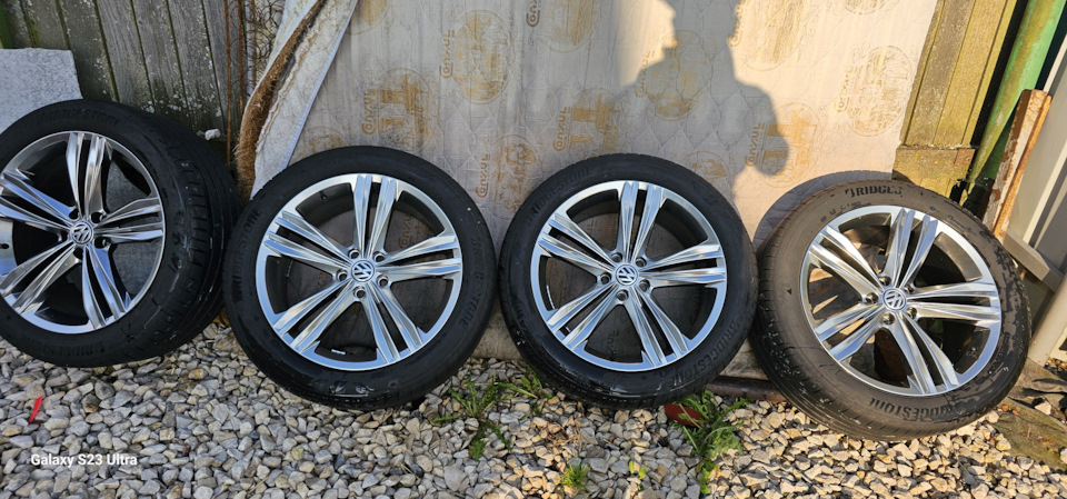 Шины летние Bridgestone 255/45 R19, литые диски 8,5Jx19 ET38 5x112 на ...