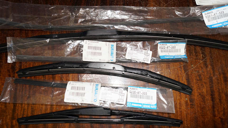 Замена резинок на гибридных щетках Denso — Mazda CX-7, 2,3 л, 2008 года ...