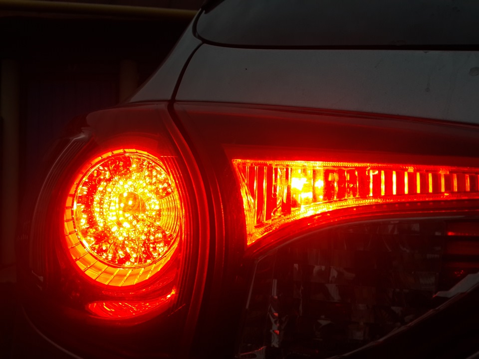 Диоды netuning.ru в задние фонари на габариты и стоп-сигнал — Mazda CX ...