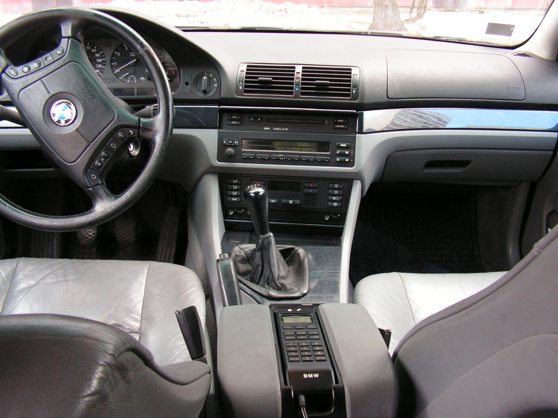 Пол е39. BMW 520 1998 салон. БМВ 520 1998 салон. BMW 5 1998 салон. BMW 3 Series 1998 салон.